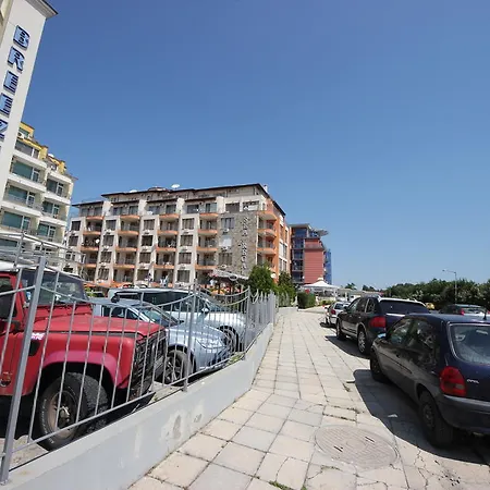 Menada Sea Regal Apartment *